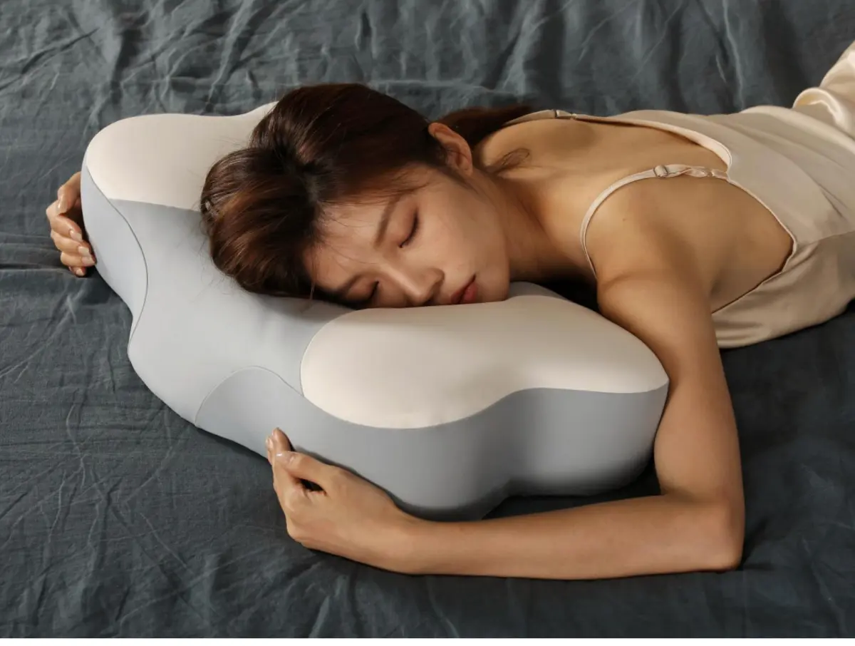 Bionic Butterfly Pillow ZT012 used for side sleeping shoulder and arm relief